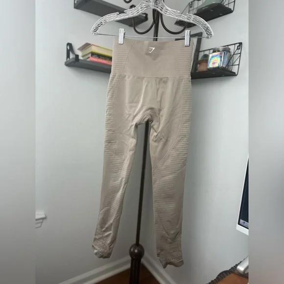 GYMSHARK energy leggings, 10 women’s size 4 no size tag no material tag - Picture 7 of 7